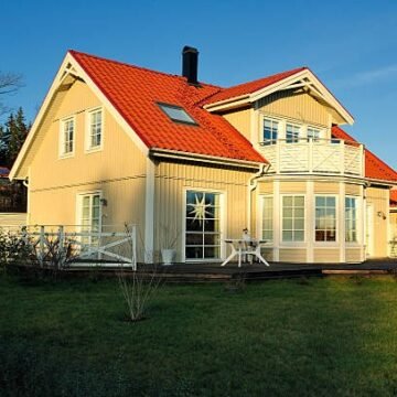 Shiney windows on residential home.